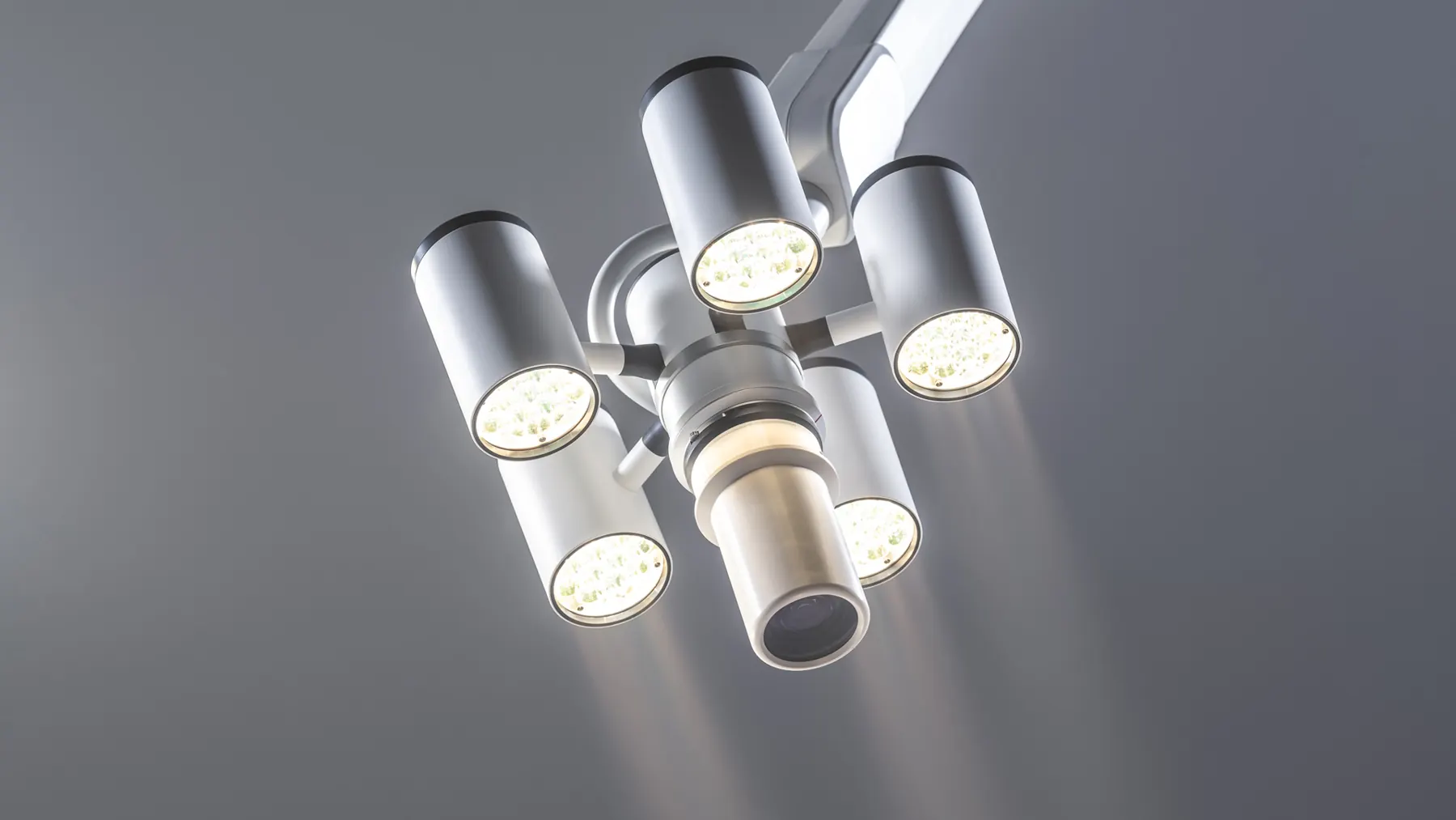 OP-Leuchte SOL von unten mit zentralem Griff – Designentwurf